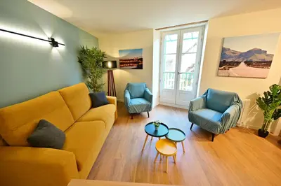 Coin salon dans l'établissement Appartement Georgio
