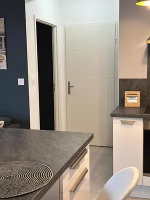 Cuisine ou kitchenette dans l'établissement T2 Luxe 50m2 Porte de Dijon Wifi Fibre Smart TV