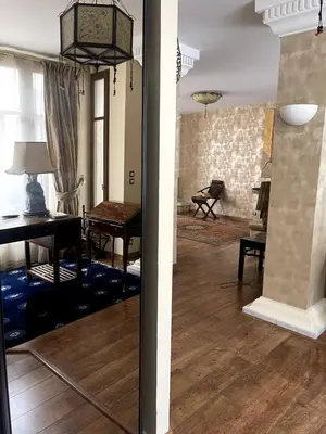 Coin salon dans l'établissement Le 42 Authentique Terrasse et Parking privé