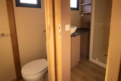 Salle de bains dans l'établissement Le fourneau des champs