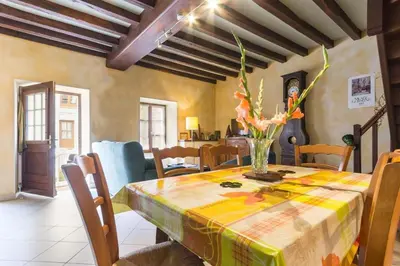 Coin salon dans l'établissement Le Gîte