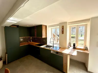 Cuisine ou kitchenette dans l'établissement Gîte famille avec piscine en Bourgogne
