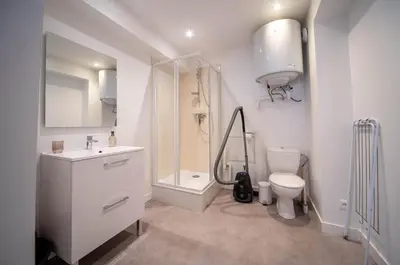 Salle de bains dans l'établissement Le Saint-Georges 4