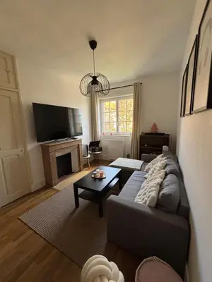 Télévision ou salle de divertissement dans l'établissement Appartement cosy 6 places