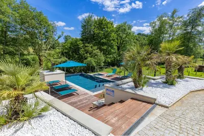 Piscine de l'établissement PinotNoir ou située à proximité