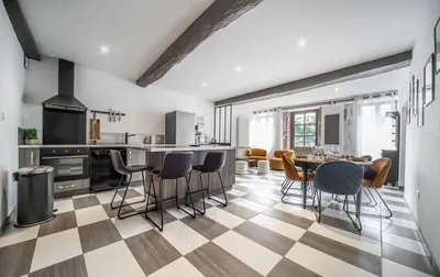 Cuisine ou kitchenette dans l'établissement Les Trésors de Givry
