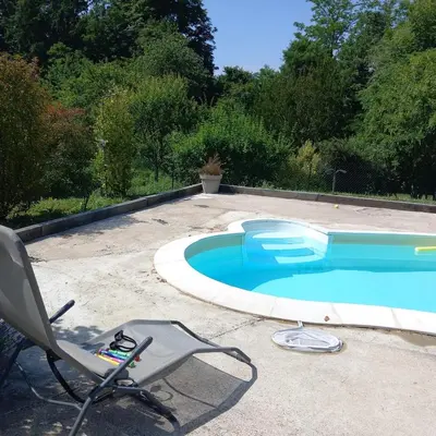 Piscine de l'établissement Chez Tony ou située à proximité