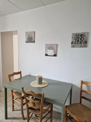 Coin salon dans l'établissement L'Instant Bourguignon