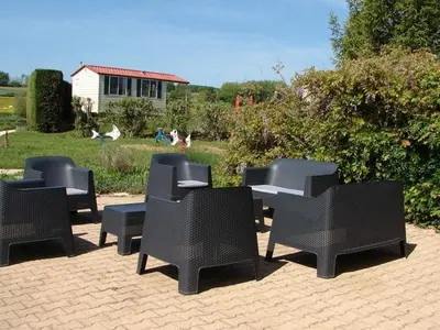 Jardin de l'établissement Mobil-home 2 pers avec terrasse - API-1-52-1054