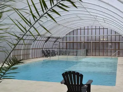 Piscine de l'établissement Mobil-home 2 pers avec terrasse - API-1-52-1054 ou située à proximité