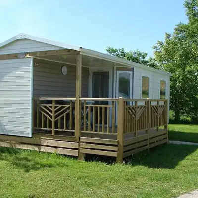 Mobil-home confortable avec terrasse pour 4 personnes - API-1-52-1059