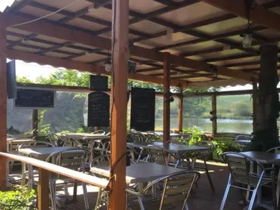 Restaurant ou autre lieu de restauration dans l'établissement Chalet cosy avec terrasse, 5 personnes, cuisine équipée - API-1-52-1123