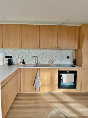 Cuisine ou kitchenette dans l'établissement Appartement aux pieds des vignes - 5 min de Beaune