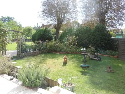 Jardin de l'établissement Holiday Home Villa Roland in Burgund 125m2 4 Sterne by Interhome