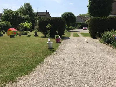 Jardin de l'établissement Holiday Home Villa Roland in Burgund 125m2 4 Sterne by Interhome