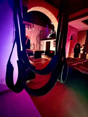 Coin salon dans l'établissement Évasion secrète, Love room & SPA