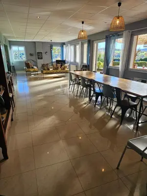 Restaurant ou autre lieu de restauration dans l'établissement Gîte Rendez vous en Morvan