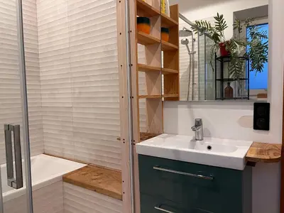 Salle de bains dans l'établissement Maison éco-architecturale avec studio de yoga - 5 minutes de Cluny