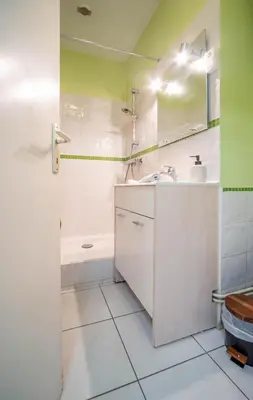 Salle de bains dans l'établissement Le Jean Moulin 1