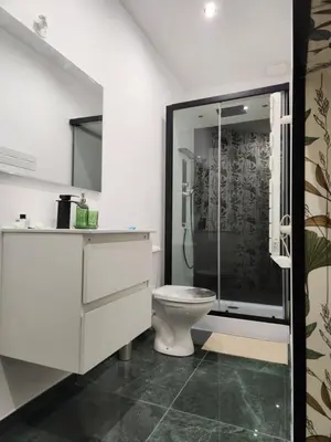 Salle de bains dans l'établissement Gîte de Burgy