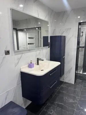 Salle de bains dans l'établissement Les Gîtes de la Colombière