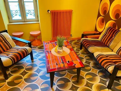 Coin salon dans l'établissement Seventies