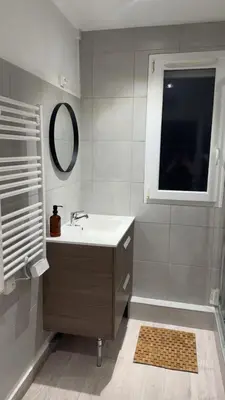 Salle de bains dans l'établissement Bel Appartement-T3 Lumineux