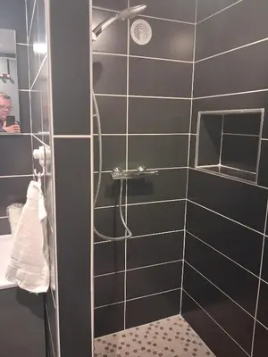 Salle de bains dans l'établissement Studio calme & confortable et borne recharge VE