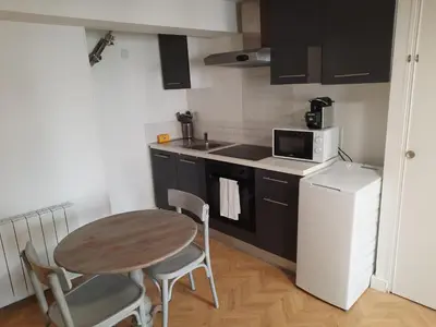 Cuisine ou kitchenette dans l'établissement Le Crébillon - 30m2, 2 Prs, 1 Ch, Centre ville