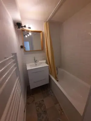 Salle de bains dans l'établissement Le Crébillon - 30m2, 2 Prs, 1 Ch, Centre ville