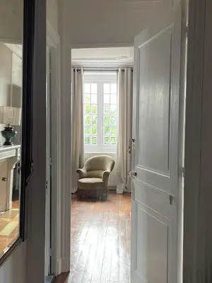 Coin salon dans l'établissement La Chambre d'Adèle