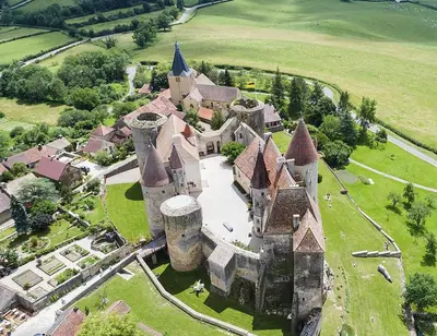 Vue panoramique sur l'établissement Logis du garde-ferme - charme, cheminée et calme