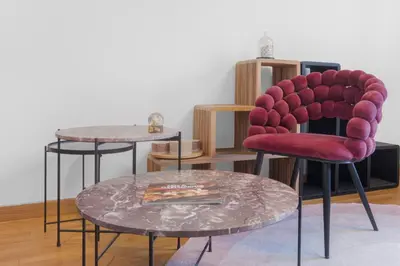 Coin salon dans l'établissement Le Bel Hugo Parking GRATUIT