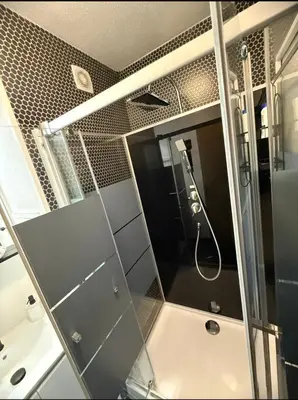 Salle de bains dans l'établissement Studio - Chalon-sur-Saône