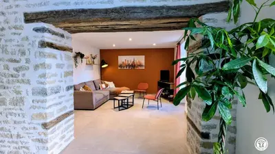 Coin salon dans l'établissement Chez le Paul Jacques