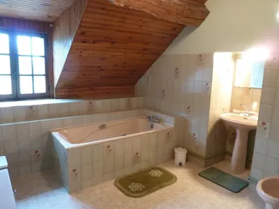 Salle de bains dans l'établissement Gite Vassy