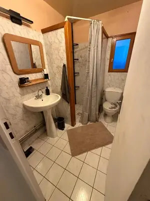Salle de bains dans l'établissement Maison conviviale à Rouvray avec jardin - 30 m²