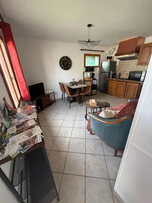 Cuisine ou kitchenette dans l'établissement Maison conviviale à Rouvray avec jardin - 30 m²