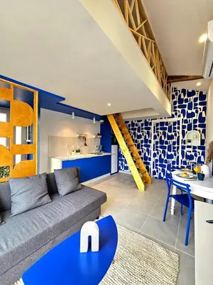 Coin salon dans l'établissement Le Santorin