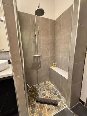 Salle de bains dans l'établissement Charmant T2 - Proche Centre ville