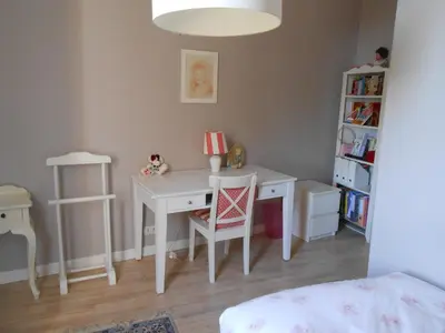 Bibliothèque dans la maison de vacances