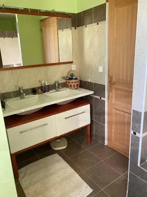 Salle de bains dans l'établissement L'Escale en Bourgogne