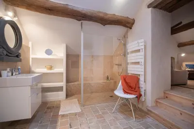 Salle de bains dans l'établissement Clos Saint Jacques - Maison d'Hôtes