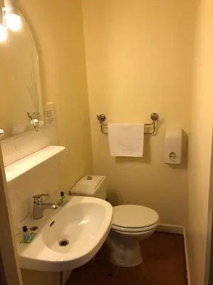 Salle de bains dans l'établissement Hotel Restaurant Saint-Benoit