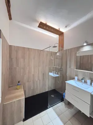 Salle de bains dans l'établissement domaine du vernay