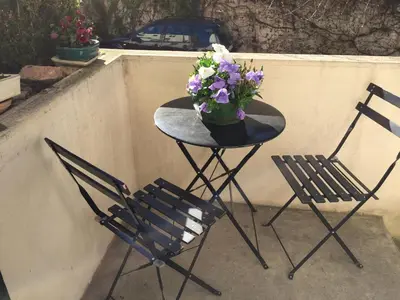 Balcon ou terrasse dans l'établissement IDÉAL ART DÉCO compris un parking privé sécurisé Darcy Liberté centre Gare-Ville