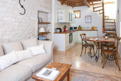 Cuisine ou kitchenette dans l'établissement The Mews