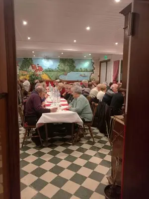 Restaurant ou autre lieu de restauration dans l'établissement Auberge du Vieux Moulin