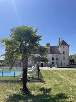 Piscine de l'établissement Château de la Berchère ou située à proximité