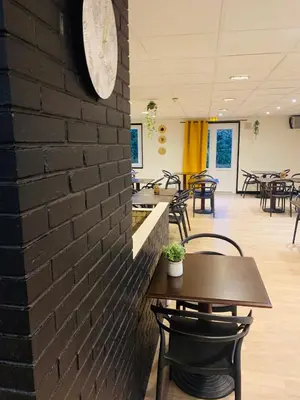 Restaurant ou autre lieu de restauration dans l'établissement Hôtel Inn Design Mâcon Nord - Sancé